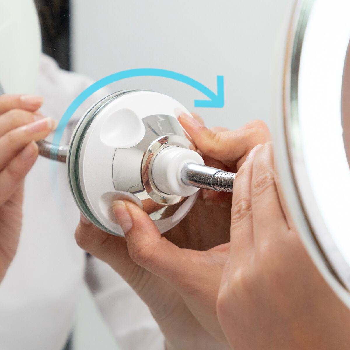 Miroir grossissant LED à bras flexible – vue 3